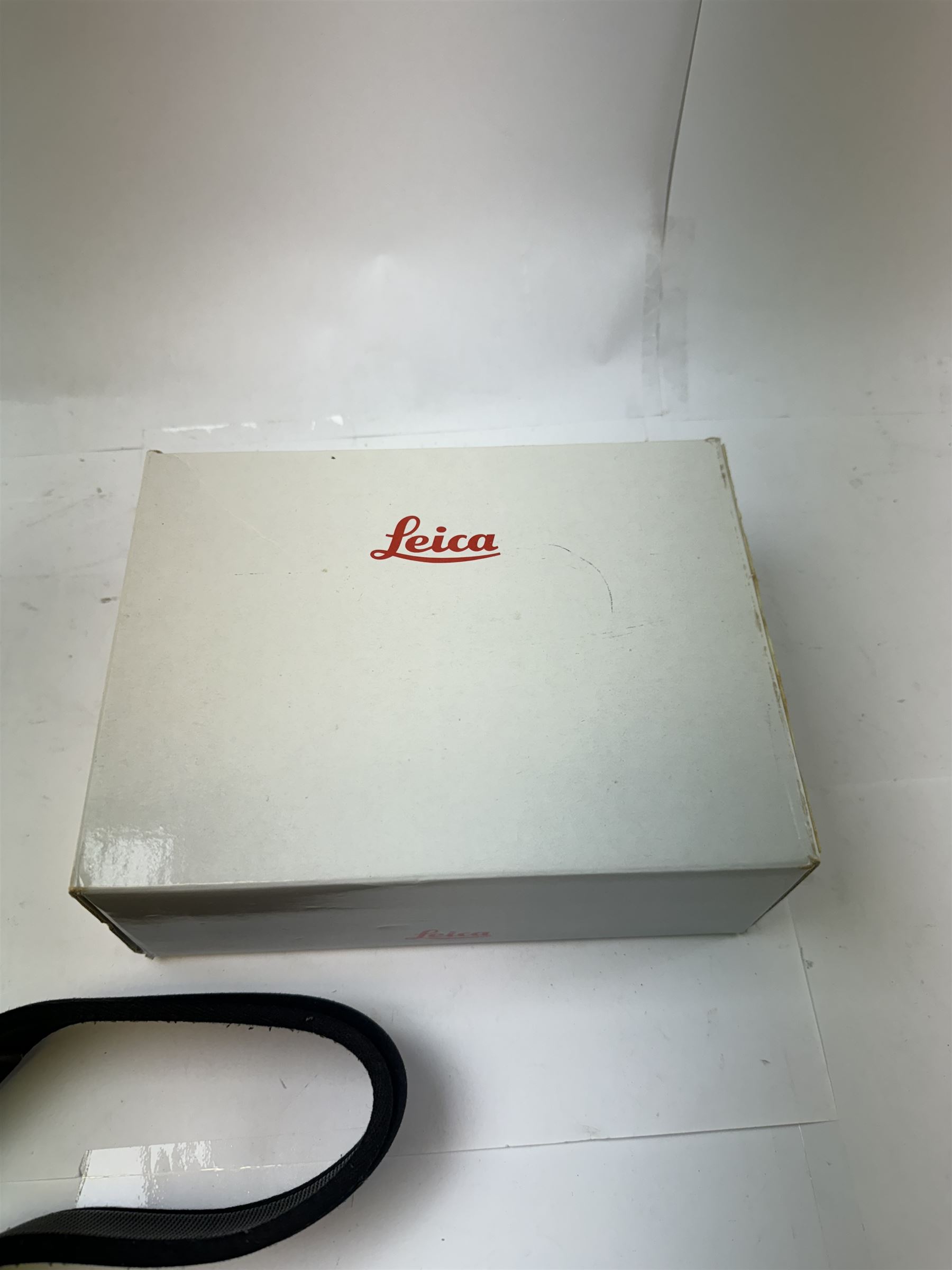 Leica Trinovid 10x42 BA binoculars, on Leica shoulder strap, boxed with instructions