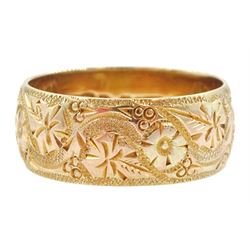 Edwardian 9ct gold engraved floral and foliate ring, Chester 1901