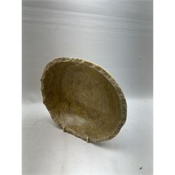 Carved onyx bowl, polished with rough edges, H8cm, L26cm