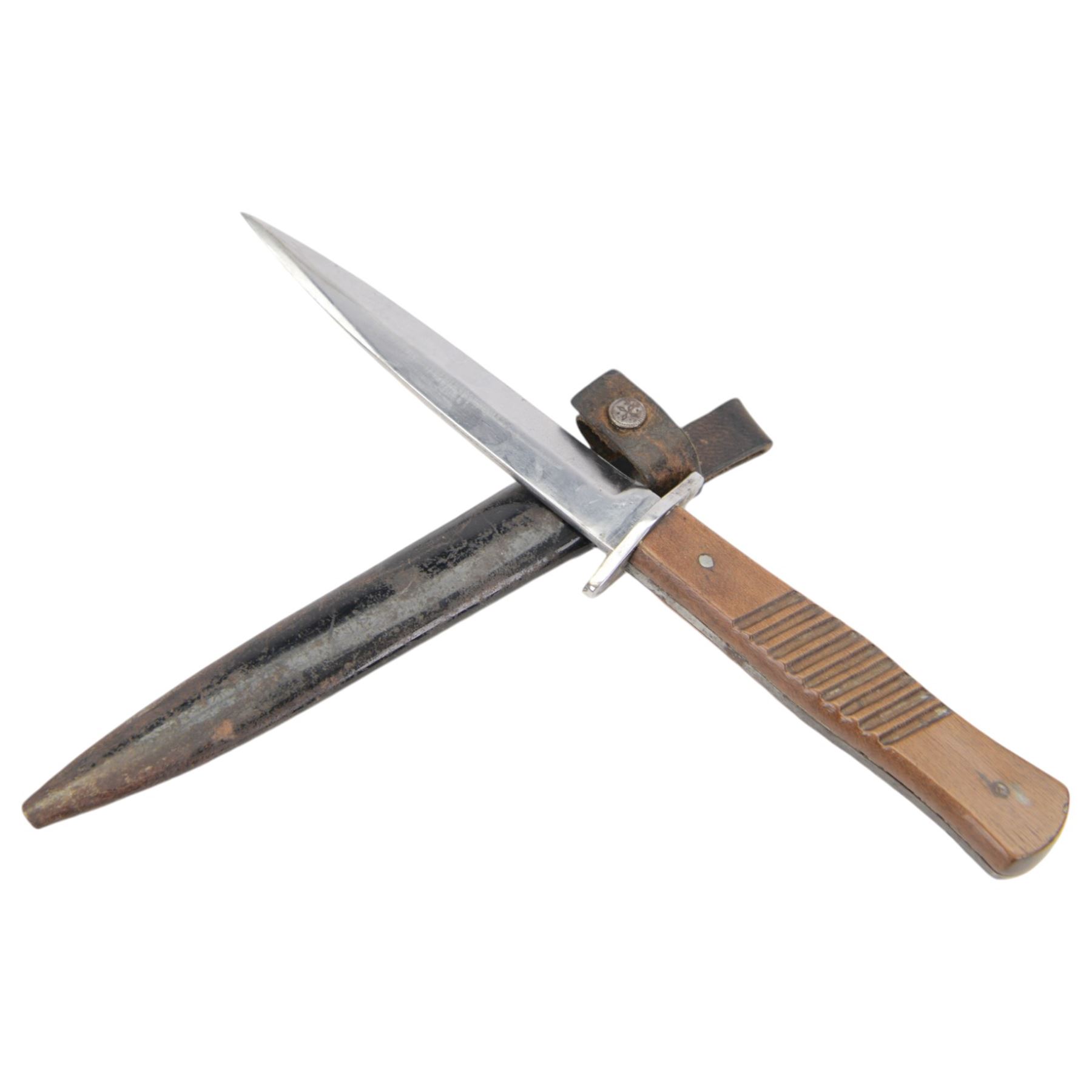  WWI Imperial German Army fighting knife with steel scabbard, blade L15cm