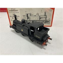 ‘00’ gauge - two kit built steam locomotives comprising Class E 4-4-0 no.31587 with tender in BR black, with South Eastern Finecast box; Class E1 Black Tanks 0-6-0T no.32147 in BR black, with Wills Finecast Box (2) 