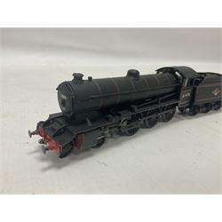 ‘00’ gauge - kit built NER.LNER.BRB16 4-6-0 steam locomotive and tender no.1415 finished in LNER black with DJH Models box; together with a further kit built B16 Class 4-6-0 steam locomotive and tender no.61476 finished in BR black (2) 