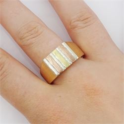 9ct gold tri-coloured signet ring, hallmarked