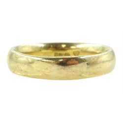 18ct gold wedding band, hallmarked