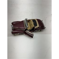 Two Franklin Mint 1:24 scale Die-casts, comprising 1961 Jaguar E-Type and model 1957 Mercedes-Benz