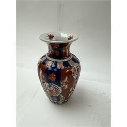 Three pairs of Imari vases, including a pair of baluster form with covers with foo dog finials, tallest H21cm 