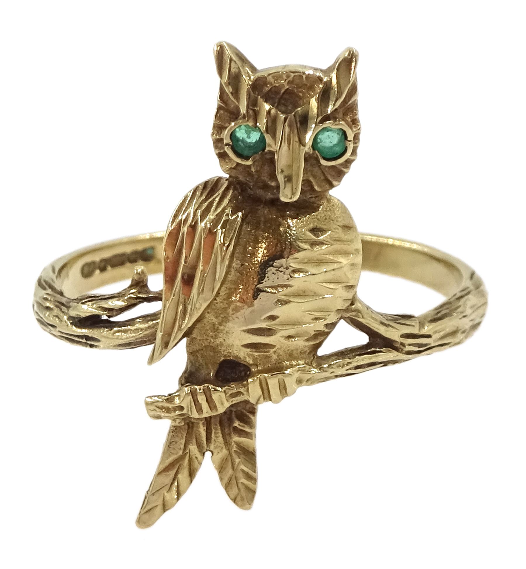 9ct gold owl ring, with green stone set eyes, hallmarked