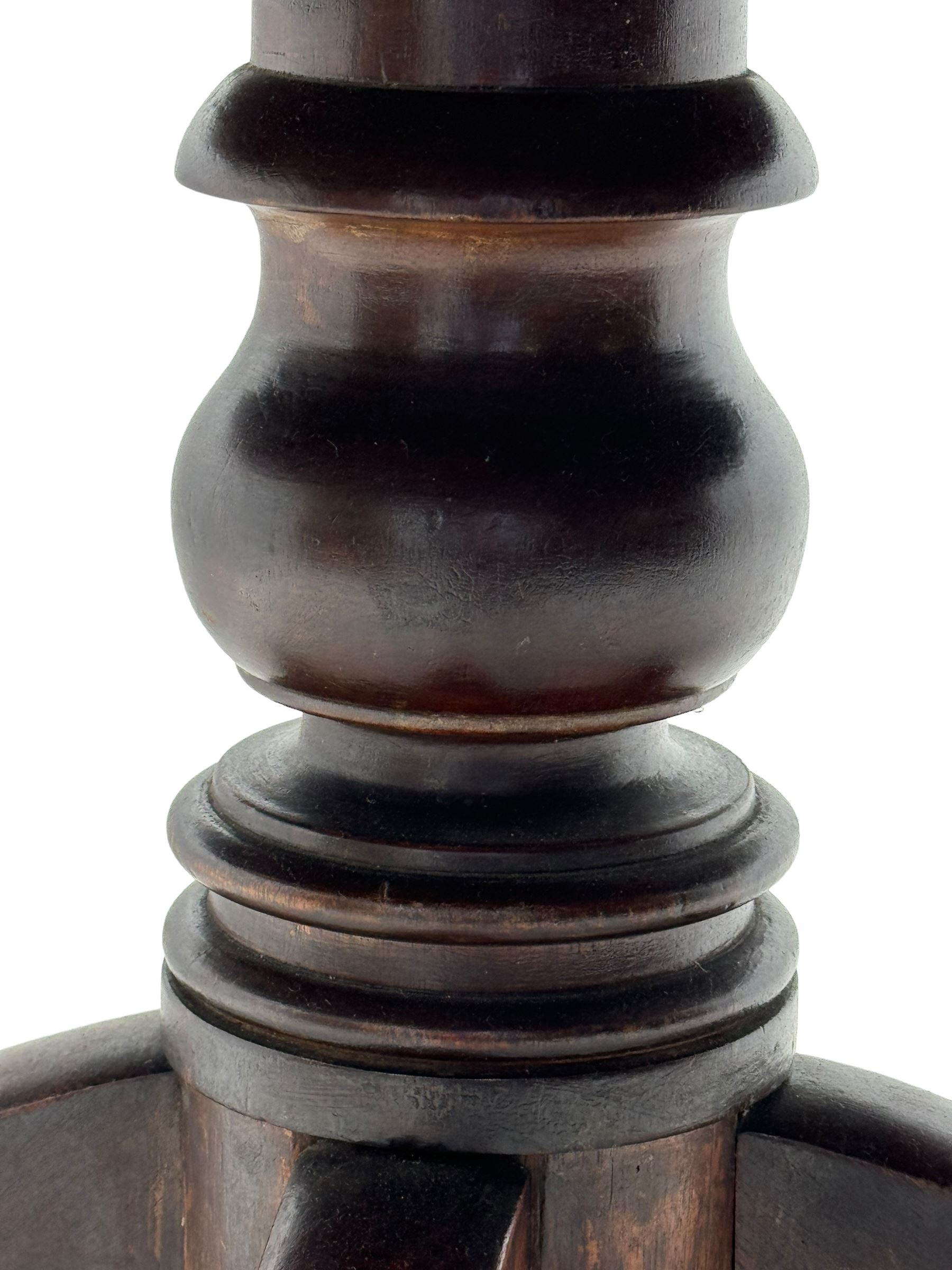 Early 19th century mahogany breakfast table, circular moulded tilt-top, turned pedestal on four splayed supports