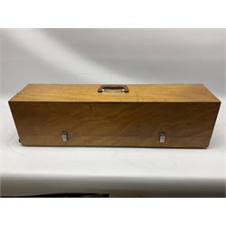 Airflow Developments Ltd. Mk.4/5 airflow testing set (Manometer), serial no.35774, in wooden case with four folding legs L83cm