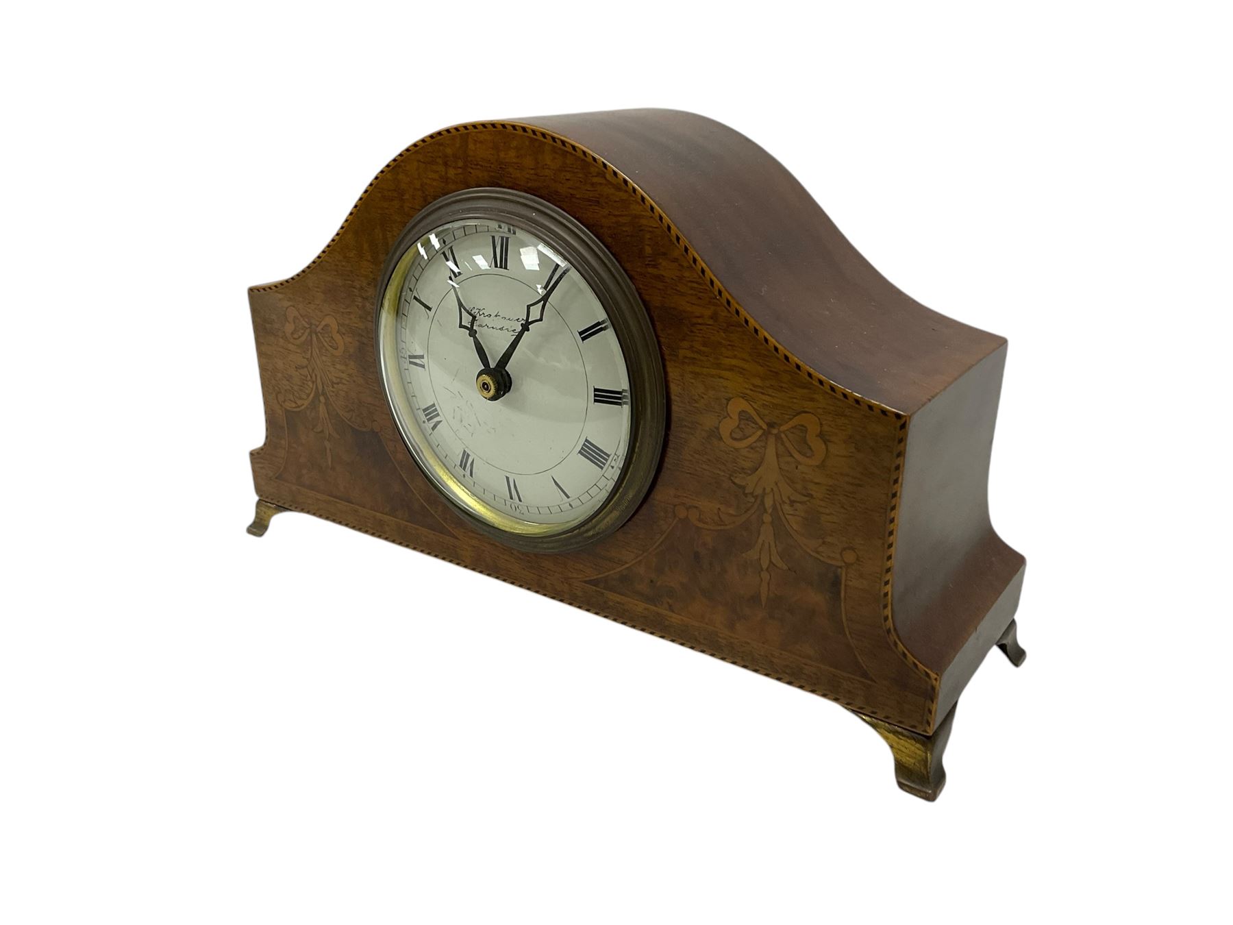 Mahogany mantle clock with inlay. Quartz movement