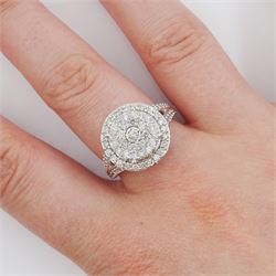 White gold round brilliant cut diamond circular cluster ring, hallmarked 9ct, total diamond weight approx 1.00 carat