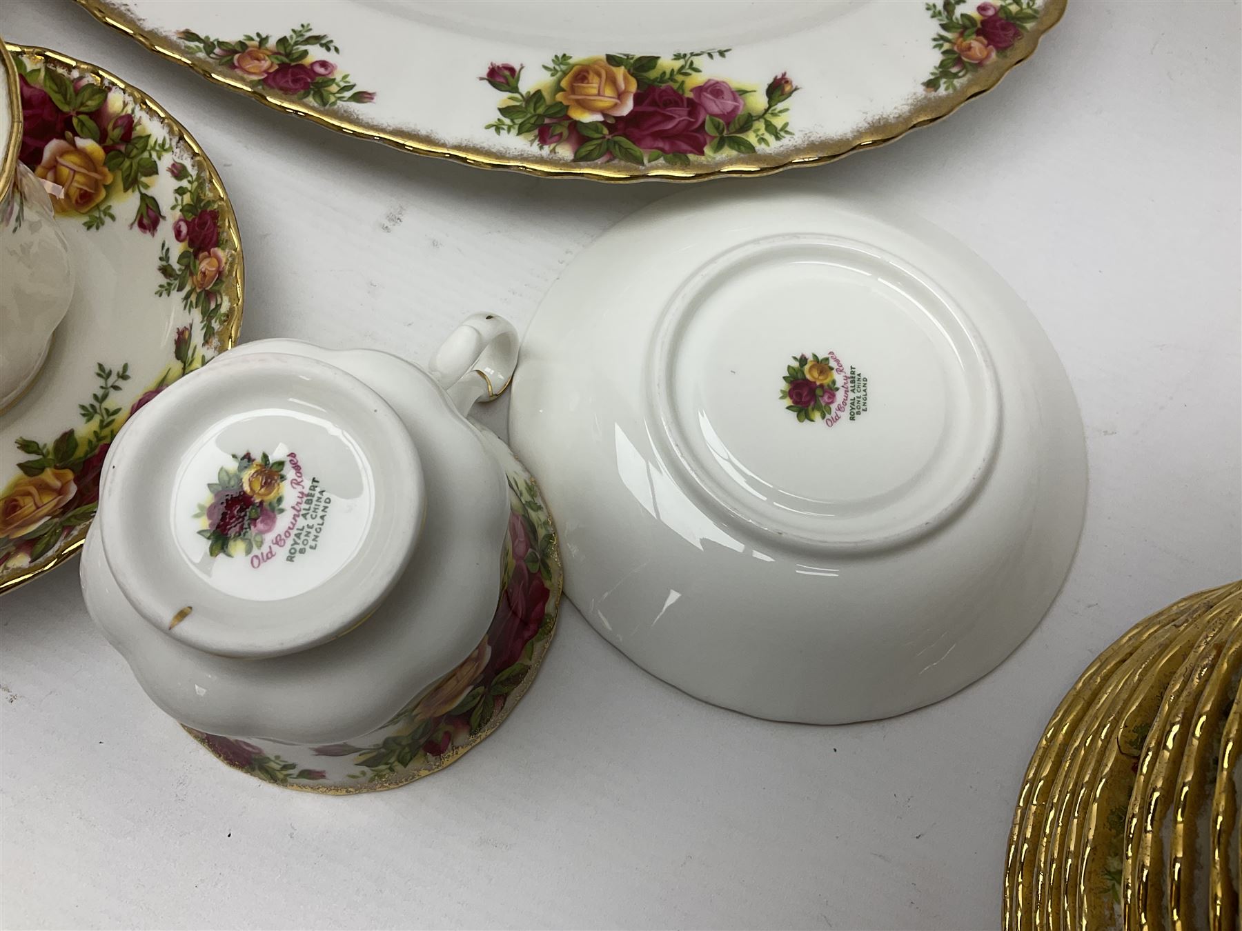 Royal Albert Old Country Roses pattern tea and dinner service, including teapot, coffee pot, two milk jugs, two open sucriers, six teacups and saucers, six dinner plates, six soup bowls, etc  