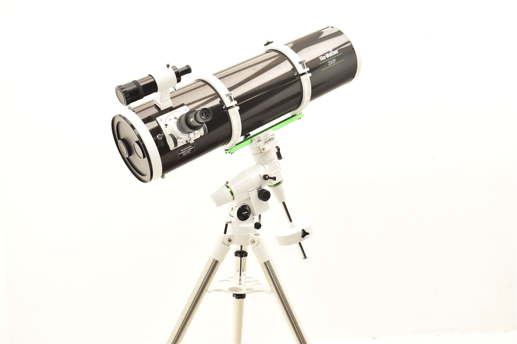 Sky Watcher 200P Newtonian 10” reflector telescope, NEQ3 tripod with counter weights, equatorial mount and finder scope, with a basic 1.25” smartphone adapter and accessories including a Super 10 long eye relief , Celestron 10mm lens, 2 x 1. Barlow lens and super 25 wide angle long eye relief lens. With assembly instruction manual and astronomical telescope user guide.