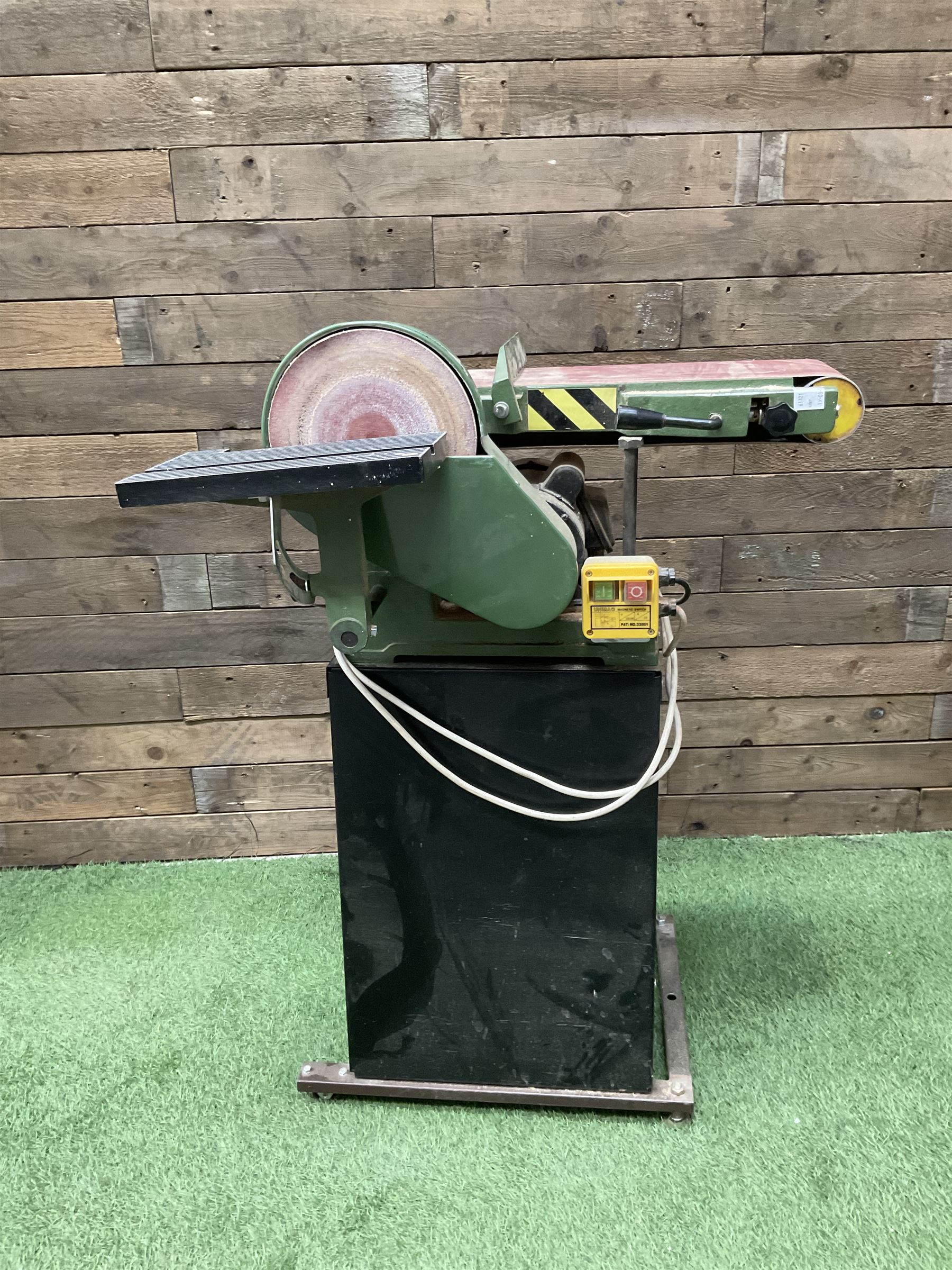 Sealey SM15/B floor standing belt/disc sander - THIS LOT IS TO BE COLLECTED BY APPOINTMENT FROM DUGGLEBY STORAGE, GREAT HILL, EASTFIELD, SCARBOROUGH, YO11 3TX