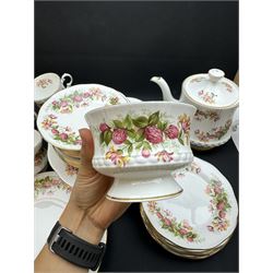 Queens, Woman & Home pattern tea service, including teapot, milk jug, seven teacups etc 