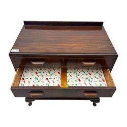 Early 20th century walnut chest, fitted with four long drawers, on cabriole feet 