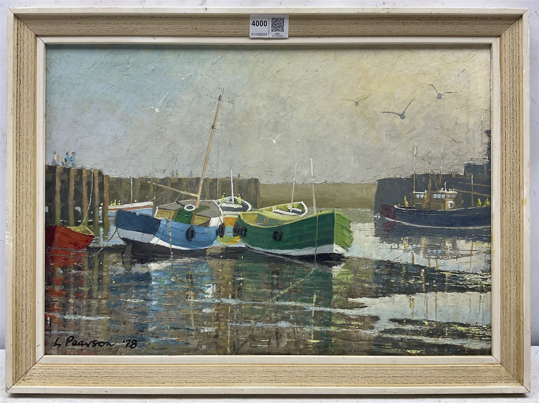 Les Pearson (British 1923-2010): Colourful Boats Bridlington Harbour, oil on board signed and dated '78, 32cm x 45cm