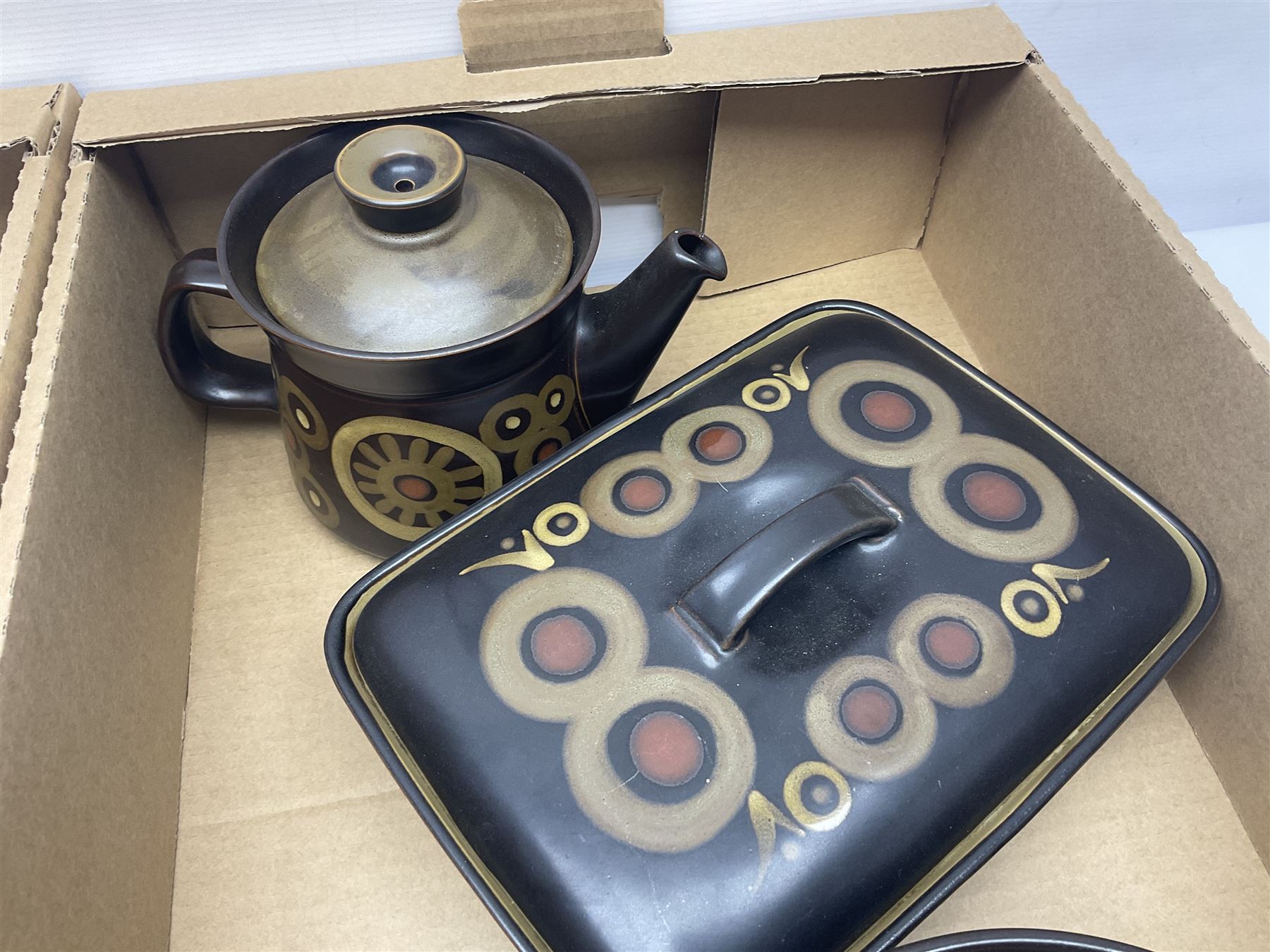 Collection of Midwinter dinnerwares, including casserole dish, meat platter, etc together with Denby Arabesque pattern teapot, casserole dish and oven dish