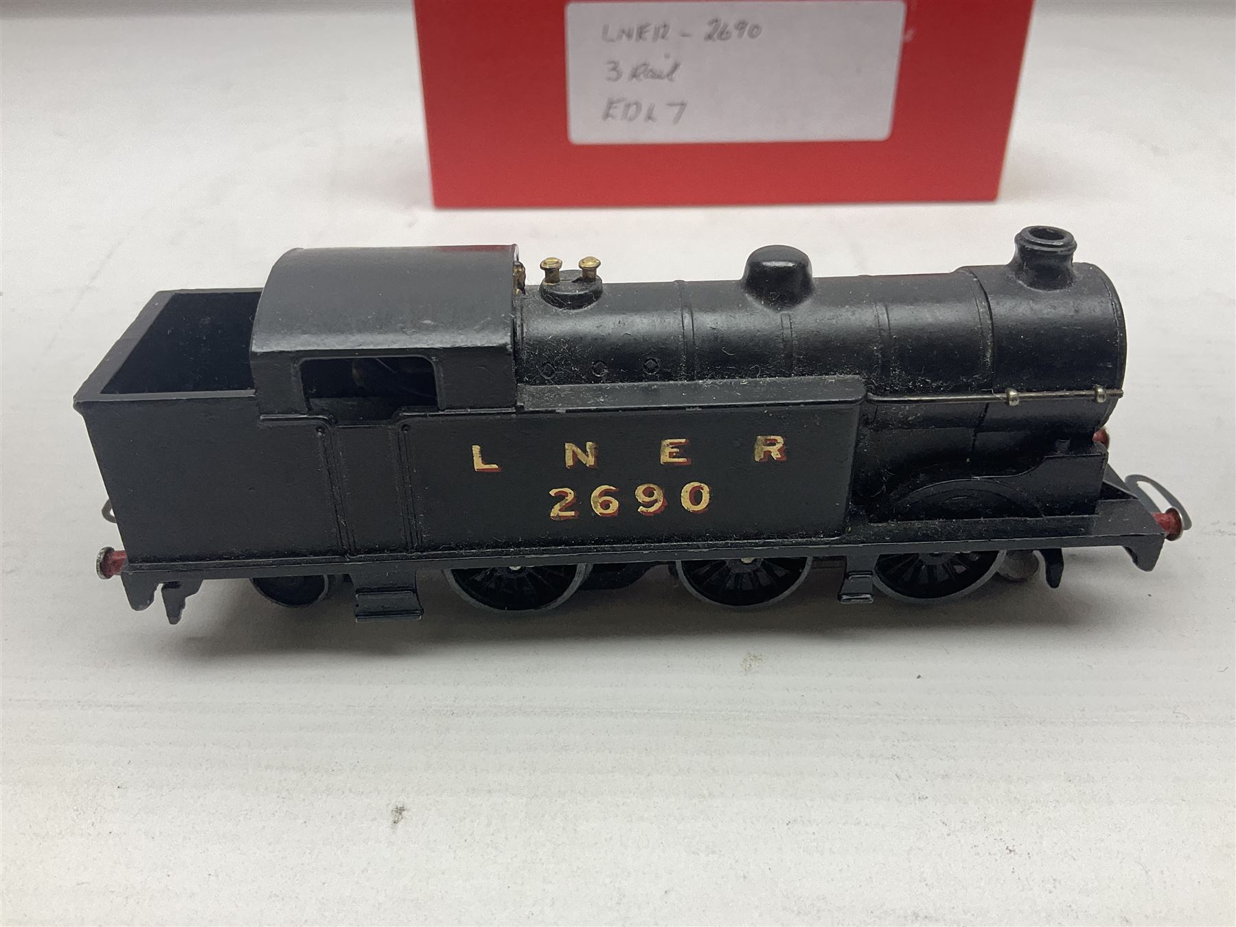 Hornby Dublo - 3-rail EDL7 Class N2 0-6-2 tank locomotive No.2690 in LNER black; in modern collector's plain red box