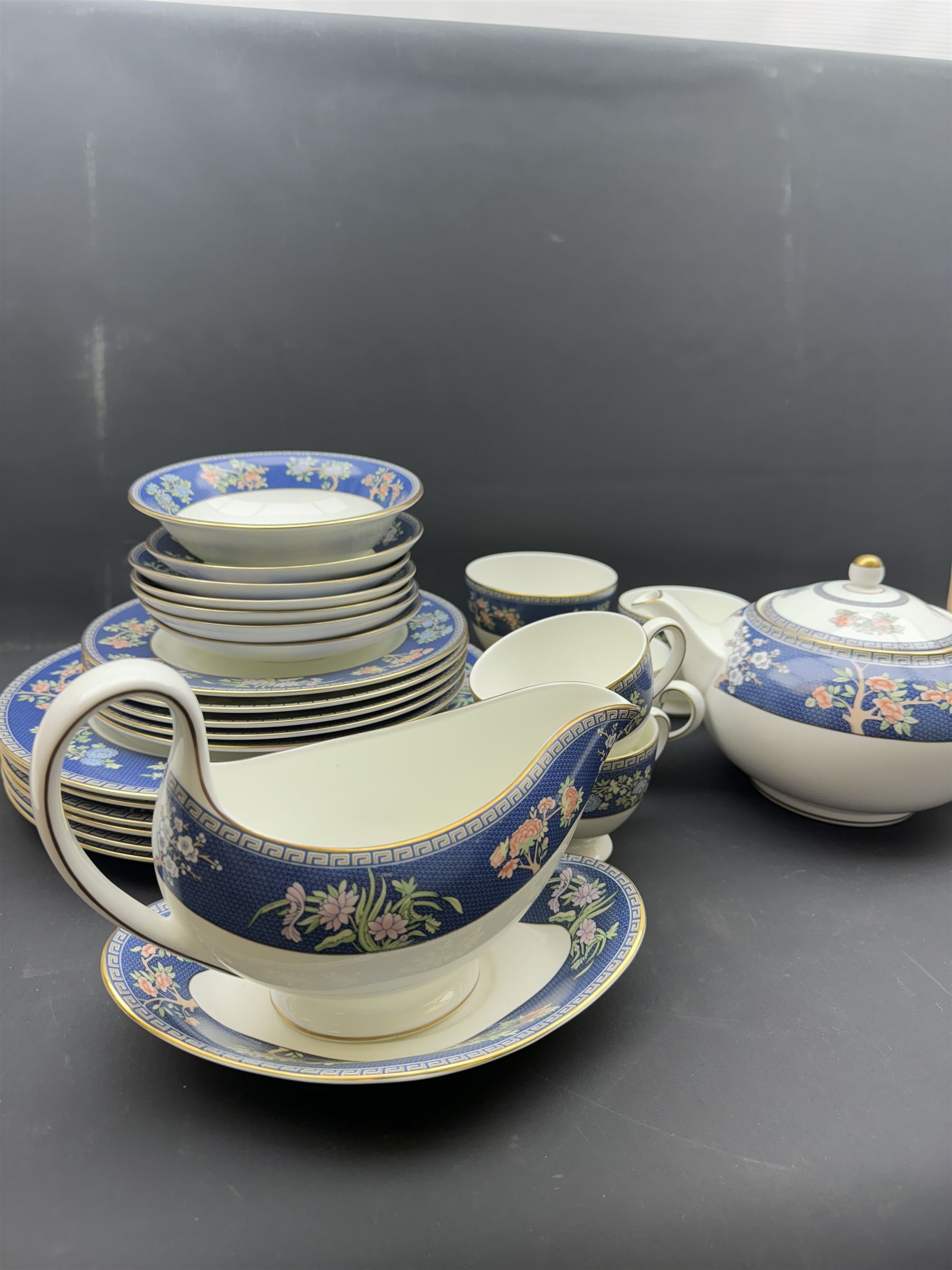 Wedgwood Blue Siam pattern tea and dinner service, including teapot, milk jug, open sucrier, six teacups and saucers, six dinner plates etc 