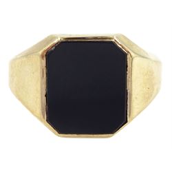 9ct gold single stone black onyx signet ring, hallmarked