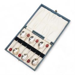 Spode Italian boxed carving set, butter knife and other cased cutlery, together with a set of six silver-plated coffee bean spoons, pair of cased silver plated fish servers etc 