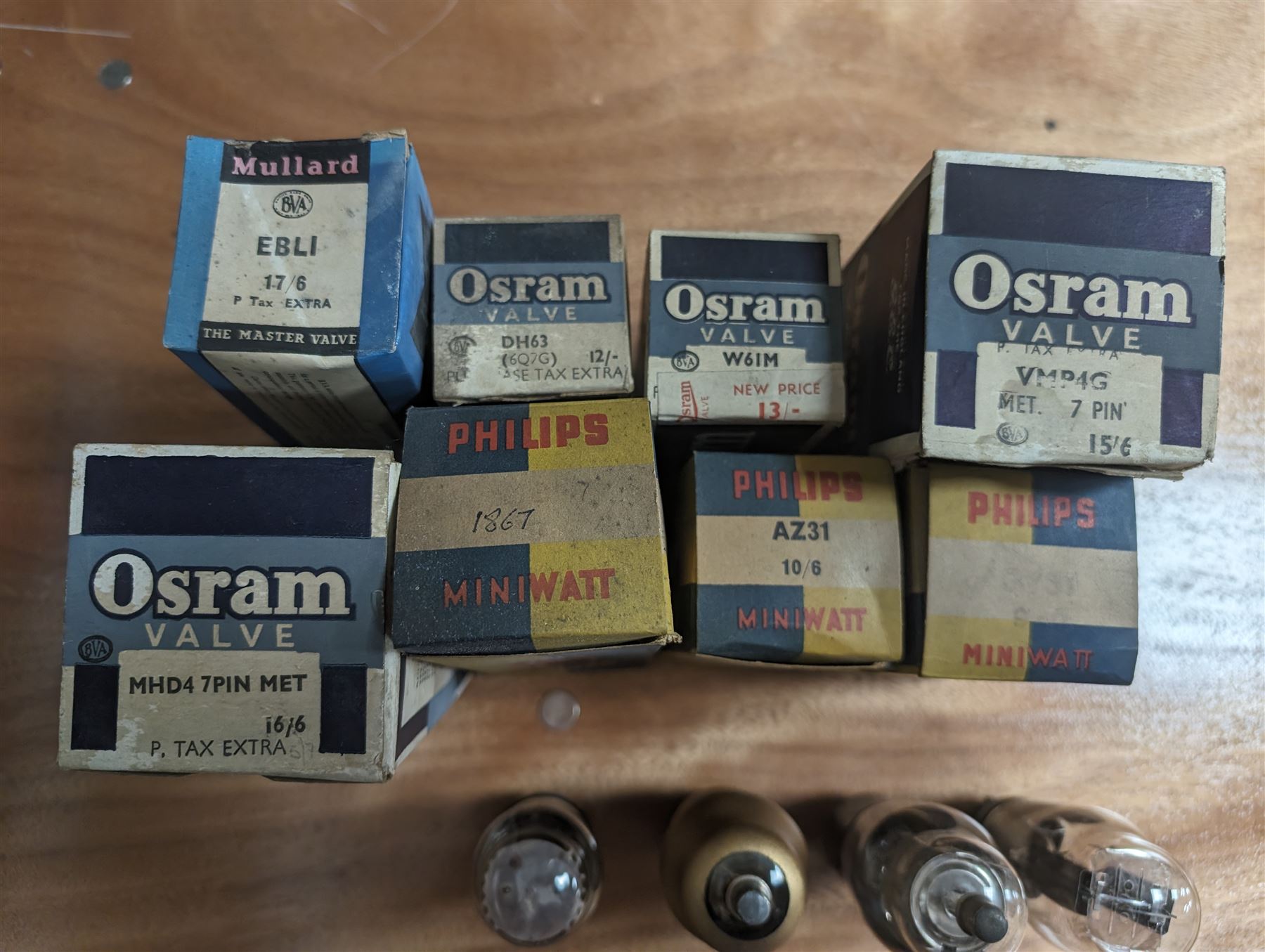 Large collection of thermionic valves/vacuum tubes, including Phillips, Osram and Mullard examples, mostly boxed 