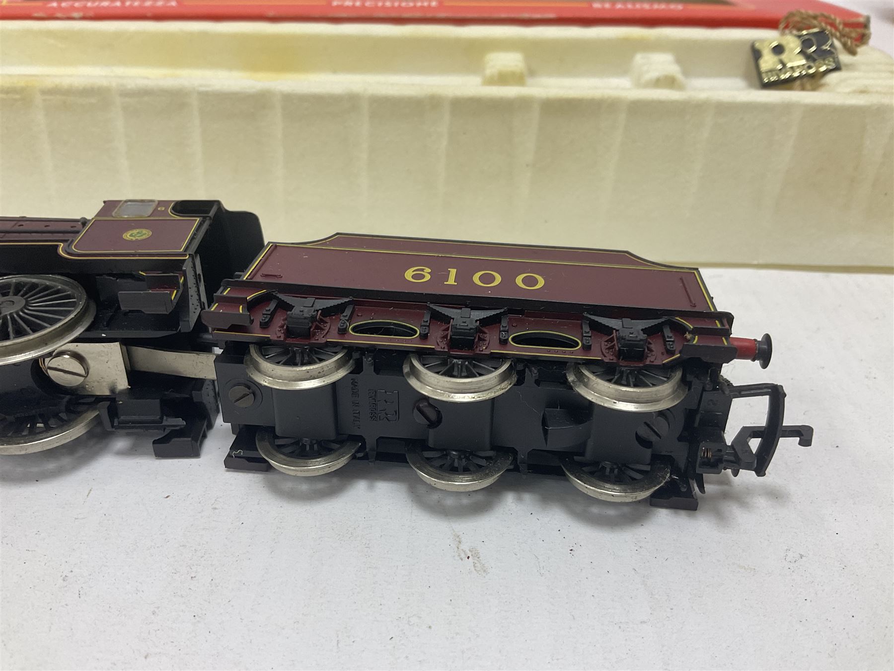 Rivarossi ‘HO’ gauge - 1348 4-6-0 ‘Royal Scot’ steam locomotive and tender no.6100 and four carriages comprising 2933, two 2934 and 2935 in maroon; in original boxes (5) 