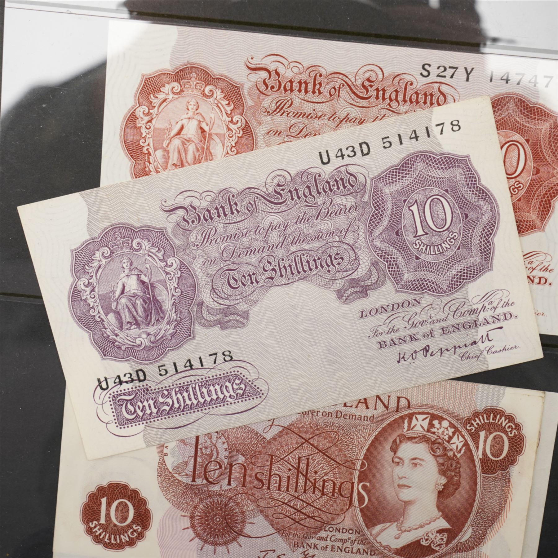 Banknotes including Bank of England Peppiatt ten shillings 'U43D', one pound 'R26H', O'Brien ten shillings 'S27Y', Helmeted Britannia five pounds 'H63', various Fforde ten shillings, five pounds '30A', Page ten pounds 'C26', various British Armed Forces notes etc, housed in a ring binder folder