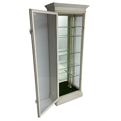 Edwardian white painted display case, single glazed door enclosing five glass shelves, mirror back to interior