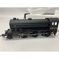 Bachmann ‘00’ gauge - two DCC ready locomotives comprising 32275 Class K3 2-6-0 locomotive no.2934 in LNER black; 32278 Class K3 2-6-0 locomotive no.61823 in BR black; both in original boxes (2) 