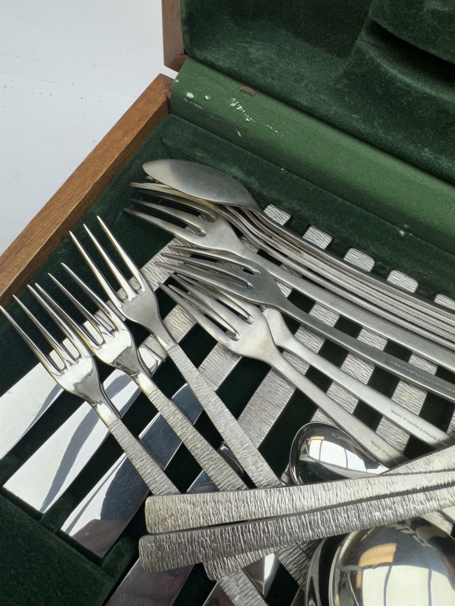 Viners Studio canteen of cutlery for six place settings, with textured bark pattern handles designed by Gerard Beeney, contained within fitted wooden case 