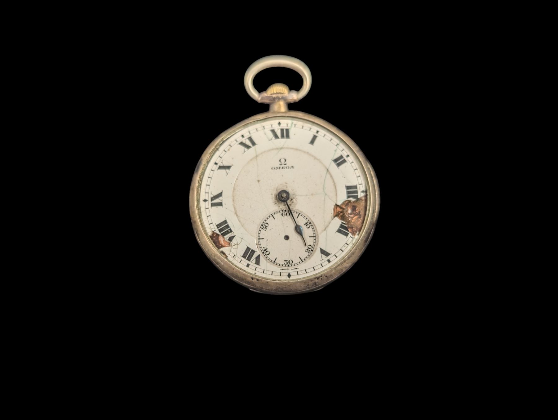 Three pocket/fob watches, comprising Elgin Natt Watch Co. base metal example, Omega 900 silver example and Graves Sheffield 935 silver example