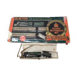 Hornby '00' gauge Flying Scotsman part train set, including locomotive and coaches, togeth...