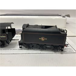 Bachmann ‘00’ gauge - three DCC ready locomotives comprising 32577 Ivatt Class 4 Mogul 2-6-0 locomotive no.43160 in BR black; 32828 Ivatt Class 2 2-6-0 locomotive no.46520 in BR green; 32951 Standard Class 4MT 2-6-0 locomotive no.76066 in BR black; in original boxes (3) 