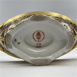 Late 20th century Royal Crown Derby Imari 1128 pattern twin handled pedestal dish and cover, with printed marks beneath including Roman numeral date code for 1980, H14cm L18cm