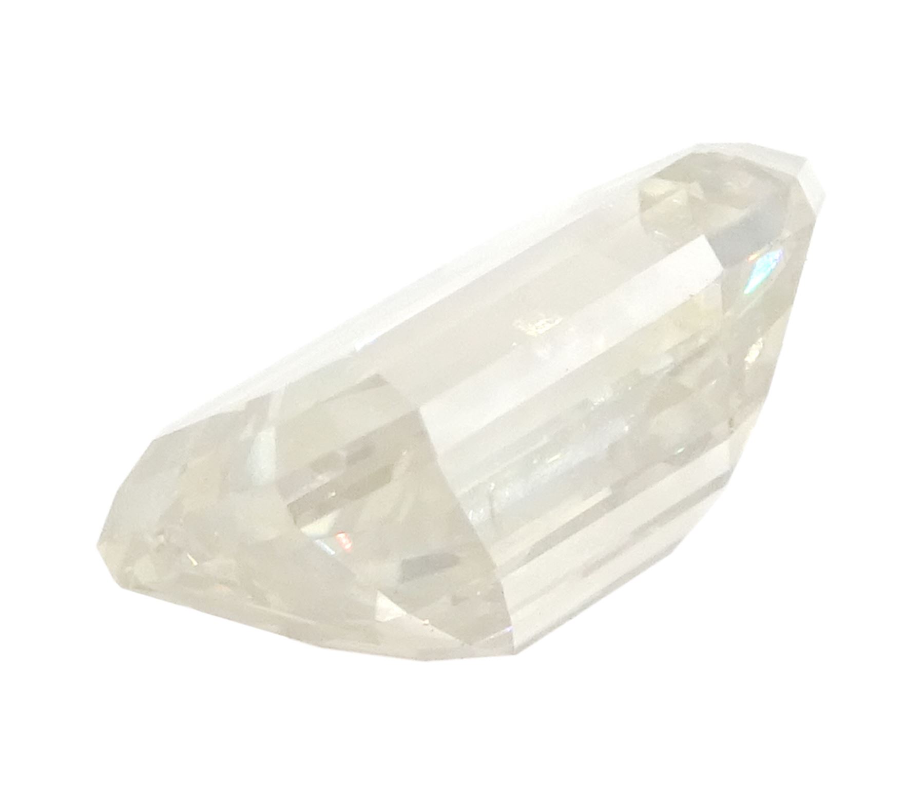 Loose emerald cut diamond stone, diamond 3.81 carat, colour L, clarity SI2, with World Gemological Institute report