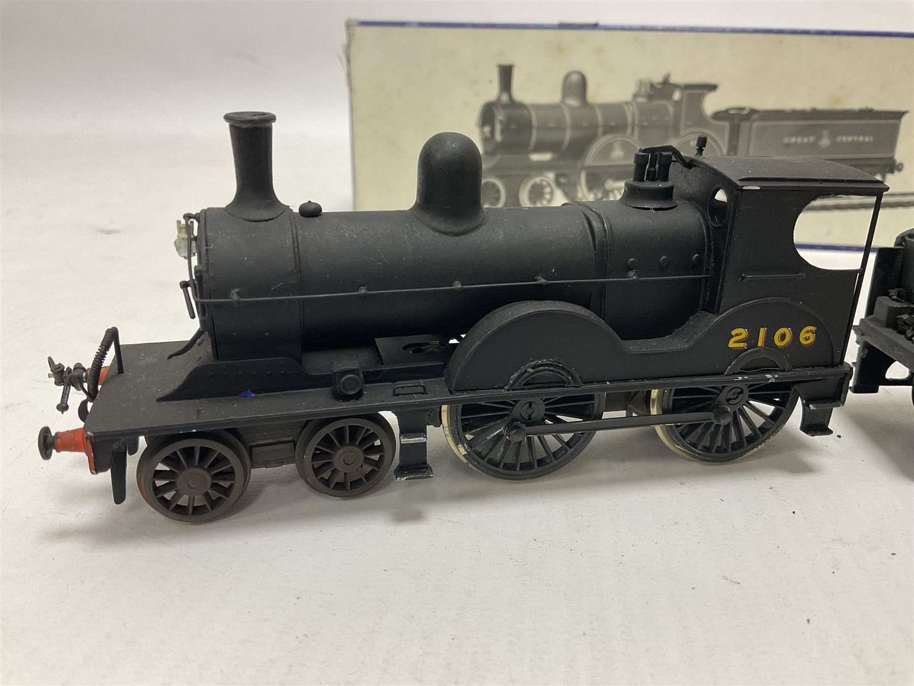 ‘00’ gauge - two kit built steam locomotives and tenders comprising GCR/LNER Class D6 4-4-0 Pollitt Passenger Engine no.2106 finished in LNER black with DJH Models box; Class D9 4-4-0 ‘Queen Mary’ no.62307 finished in BR black (2) 