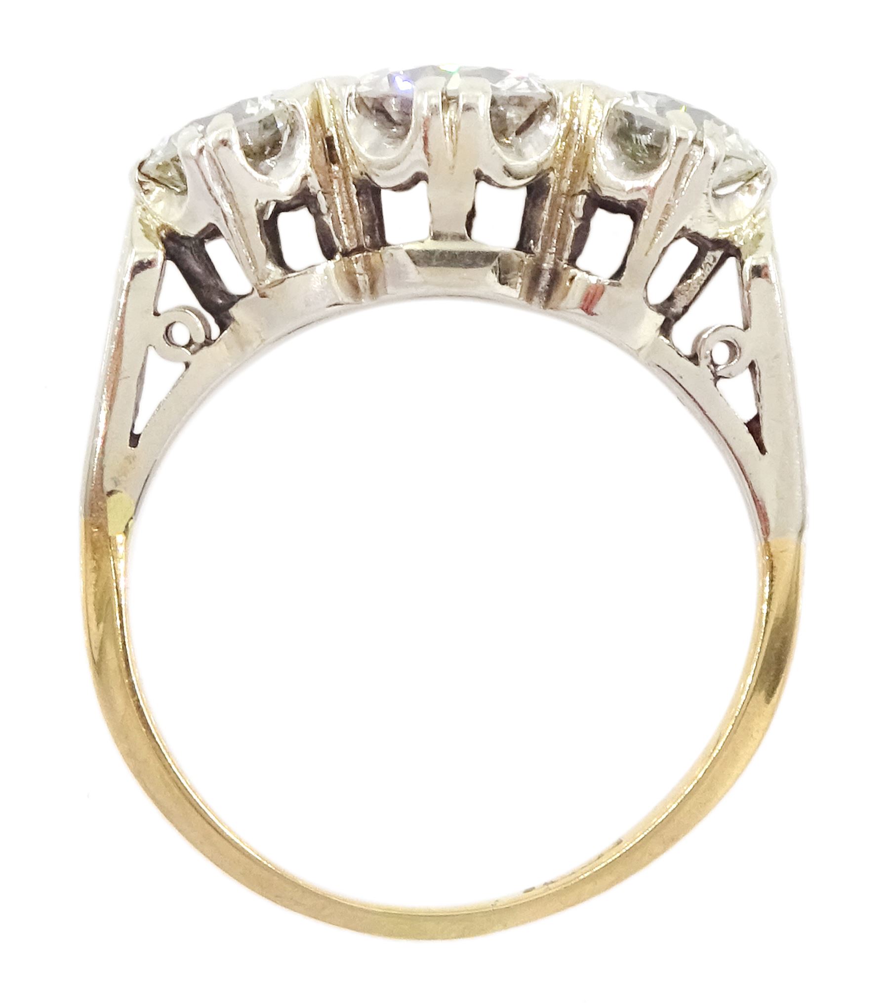 18ct gold three stone round brilliant cut diamond ring, stamped, total diamond weight approx 1.75 carat