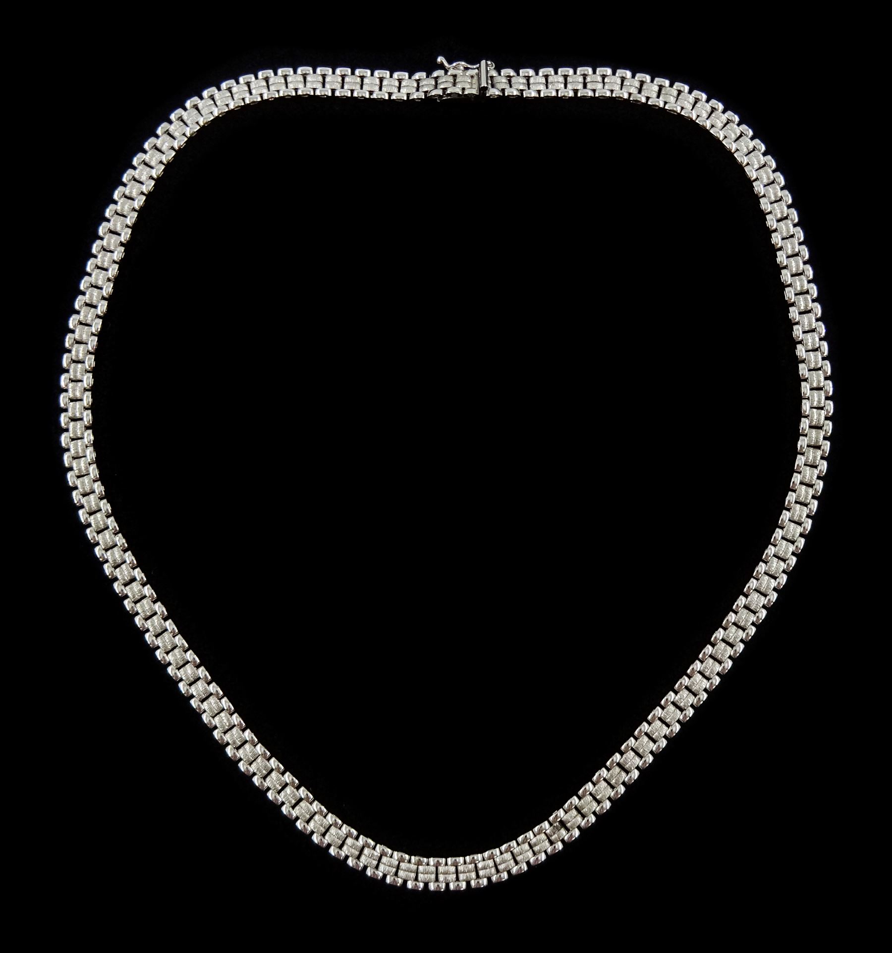 9ct white gold flattened link chain necklace, Birmingham import mark 1998