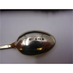 Set of six silver coffee spoons, each with enamelled daffodil decoration to terminal, hallmarked Turner & Simpson Ltd, Birmingham 1938, contained within fitted case