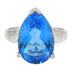 9ct white gold single stone pear cut blue topaz ring, hallmarked, topaz approx 6.50 carat