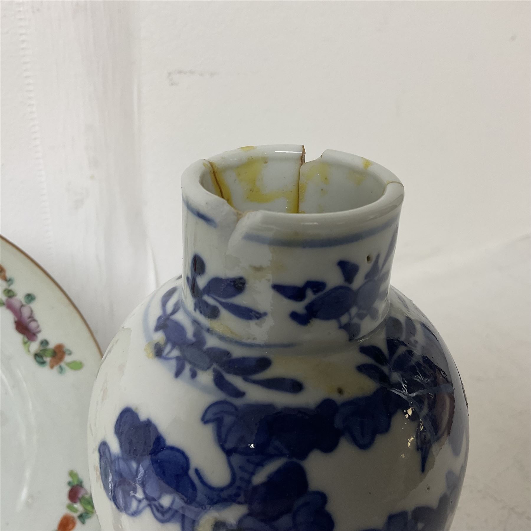 Collection of 19th century and later Chinese ceramics, to include Chinese export porcelain mug, with polychrome floral decoration, blue and white vase, of squat baluster form with cover, etc