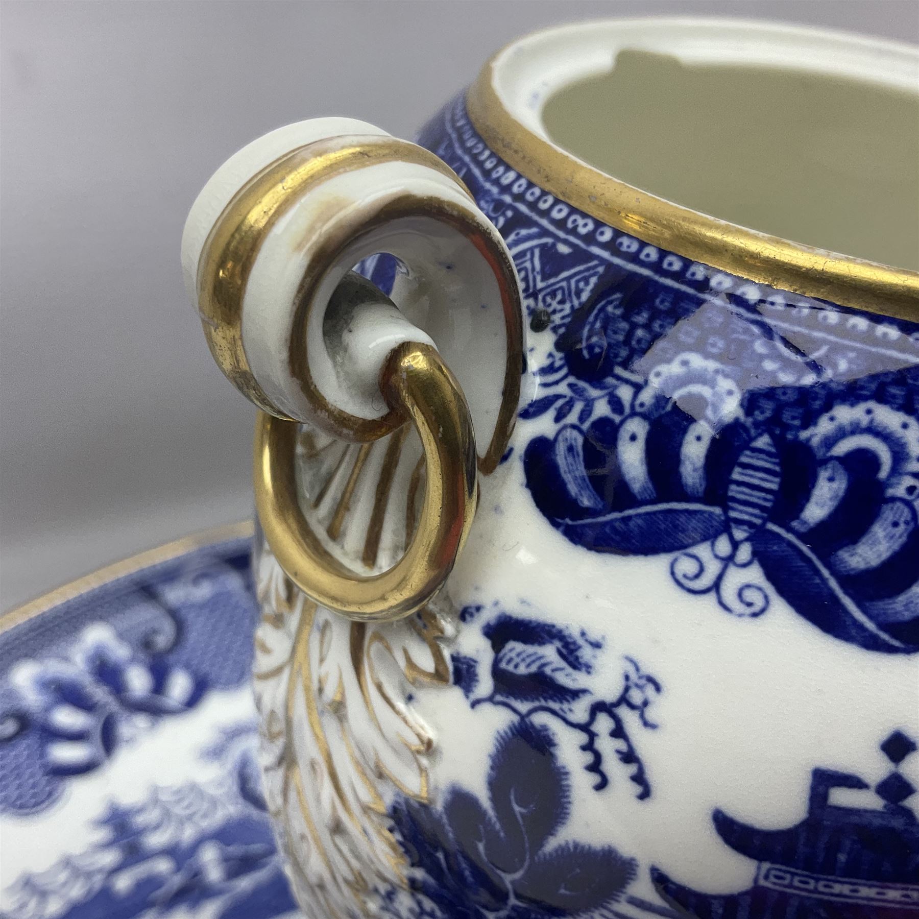 19th century Copeland blue and white printed willow pattern lazy susan,  the circular revolving tray fitted with a two handled coffee urn, D45cm