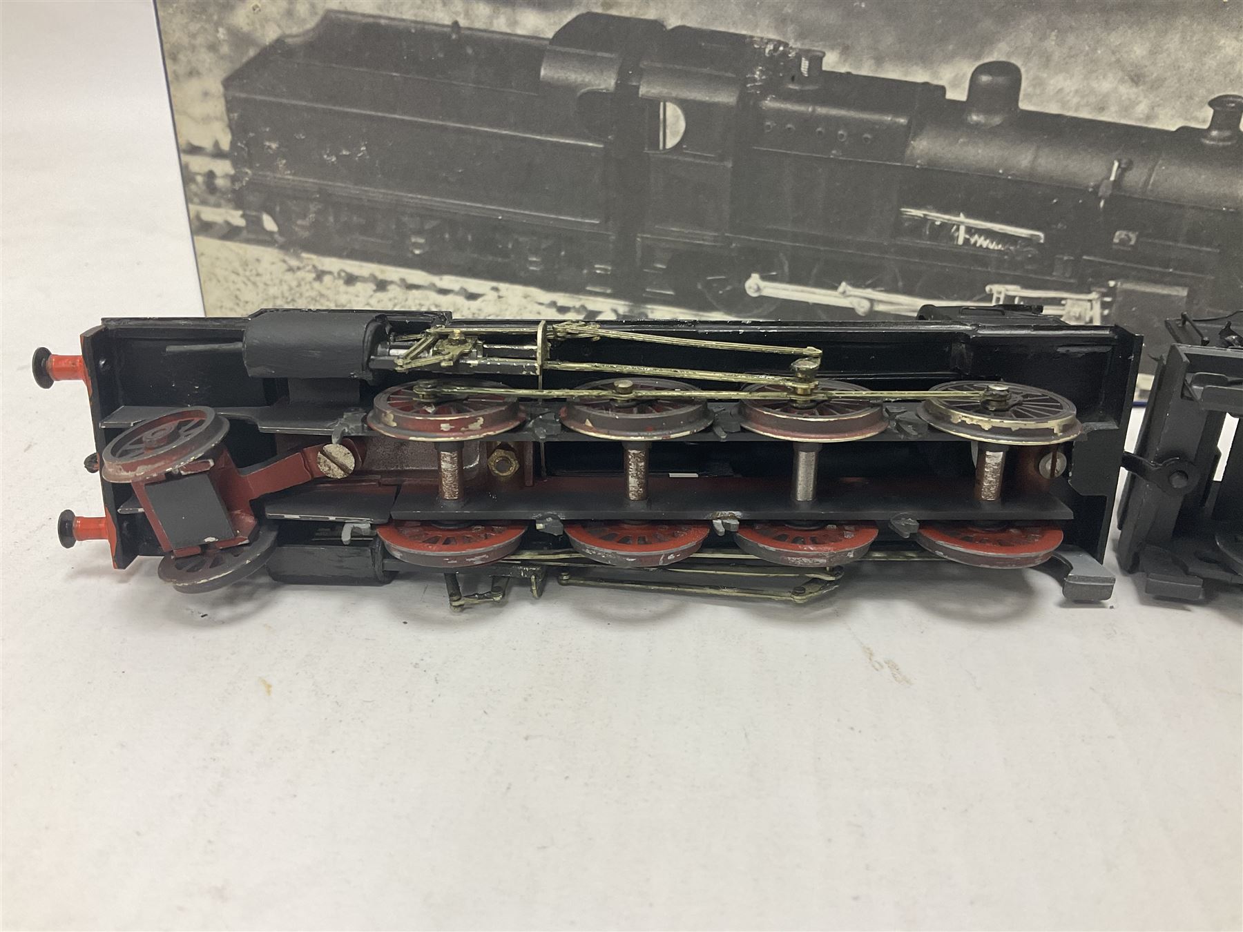 ‘00’ gauge - kit built S&DJR/LMS/BR 2-8-0 no.53807 steam locomotive and tender, finished in BR black with DJH Models box; with further kit built Standard Class 9F 2-10-0 steam locomotive and tender no.92026 finished in BR black (2) 