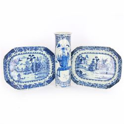 Chinese blue and white cylindrical vase and two blue and white meat plates, vase H30cm