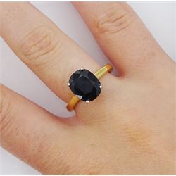 18ct gold single stone oval cut sapphire ring, hallmarked, sapphire approx 3.30 carat