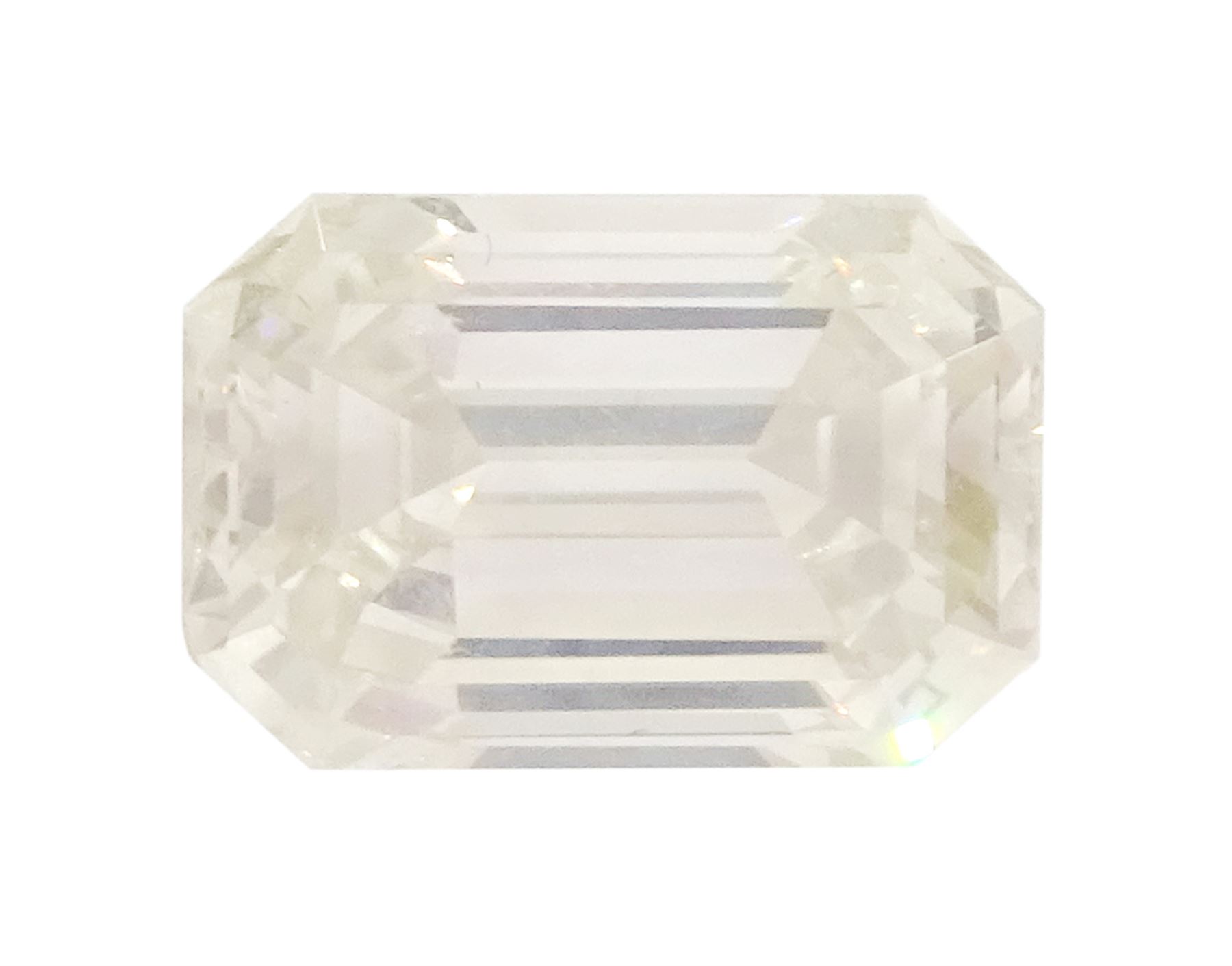 Loose emerald cut diamond stone, diamond 3.81 carat, colour L, clarity SI2, with World Gemological Institute report