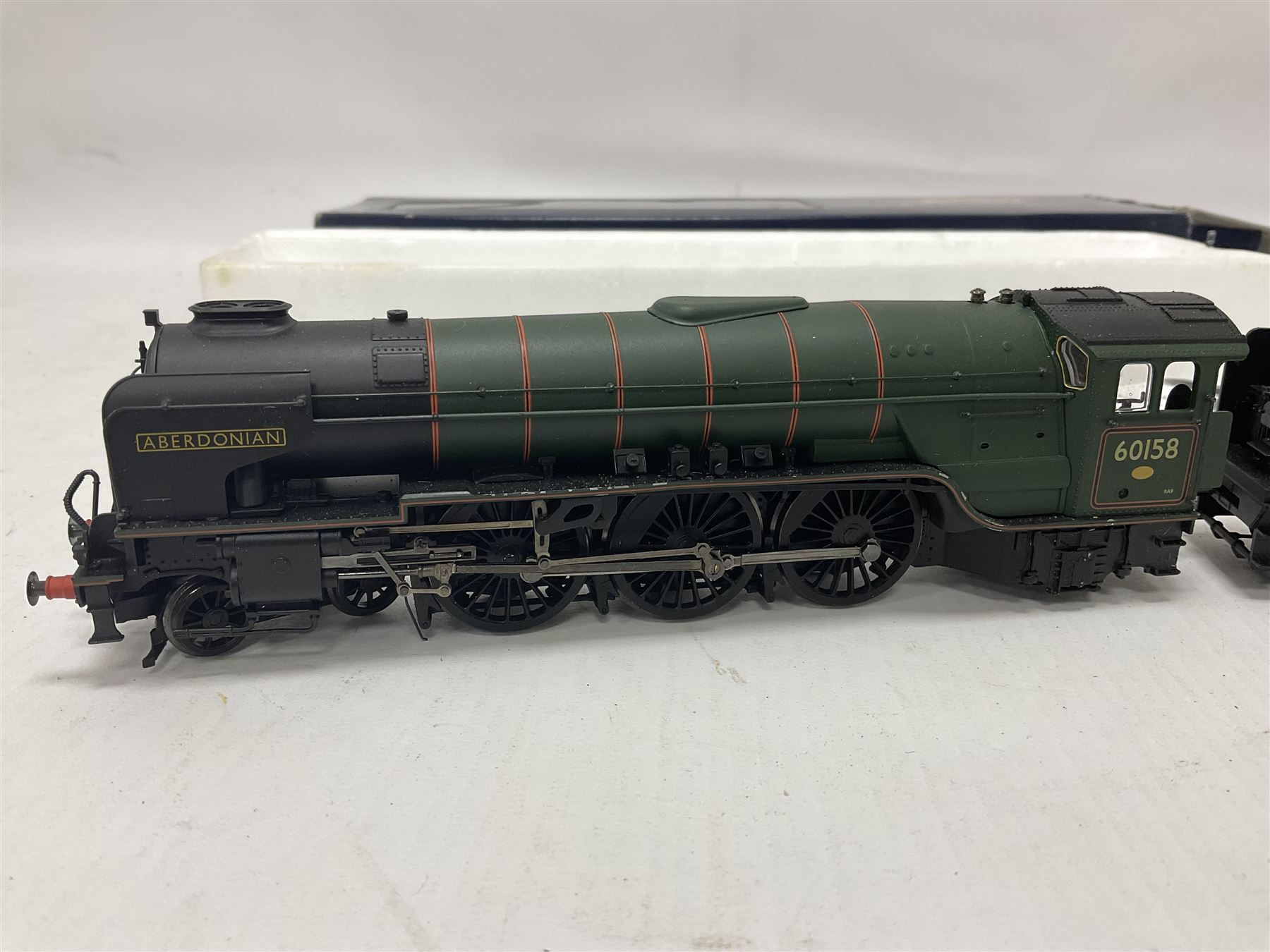 Bachmann ‘00’ gauge - 31402 Maunsell Class 4-6-0 ‘Sir Francis Drake’ locomotive no.30851 in BR green; 31552 Gresley Class V2 2-6-2 ‘Durham Light Infantry’ locomotive no.60964 in BR green; 32551 Class A1 4-6-0 ‘Aberdonian’ locomotive no.60158 in BR green; in original boxes (3) 