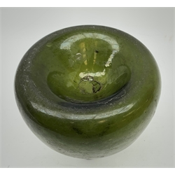 18th century onion shaped green glass wine bottle, H16cm